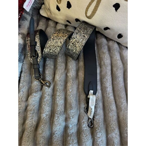 COACH logo leather novelty crossbody strap/belt silver pewter glitter - Picture 2 of 5